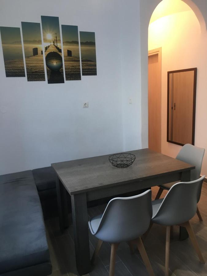 Appartement Modern & Comfortable House In The City Center à Ermoúpoli Extérieur photo