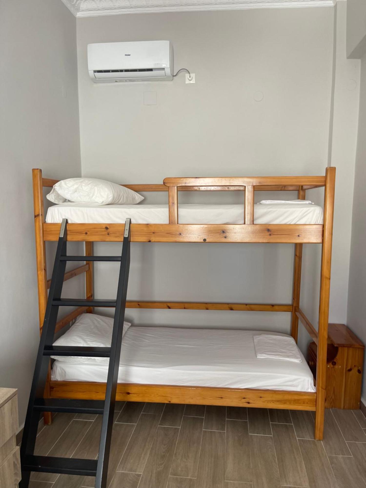 Modern & Comfortable House In The City Center Ermoúpoli Extérieur photo